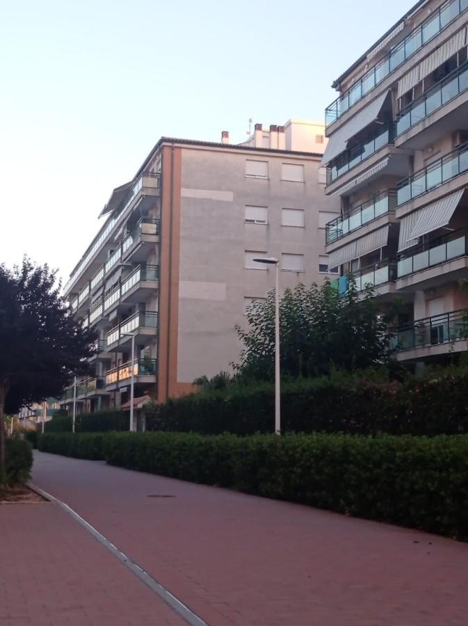 גאנדיה Apartamento Pilar Solo Familias מראה חיצוני תמונה